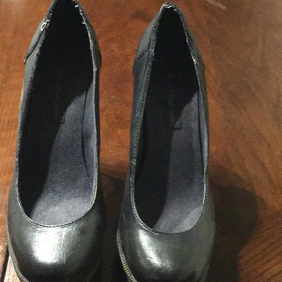 Women’s dress and shoes- size 8 - Picture 8 of 8